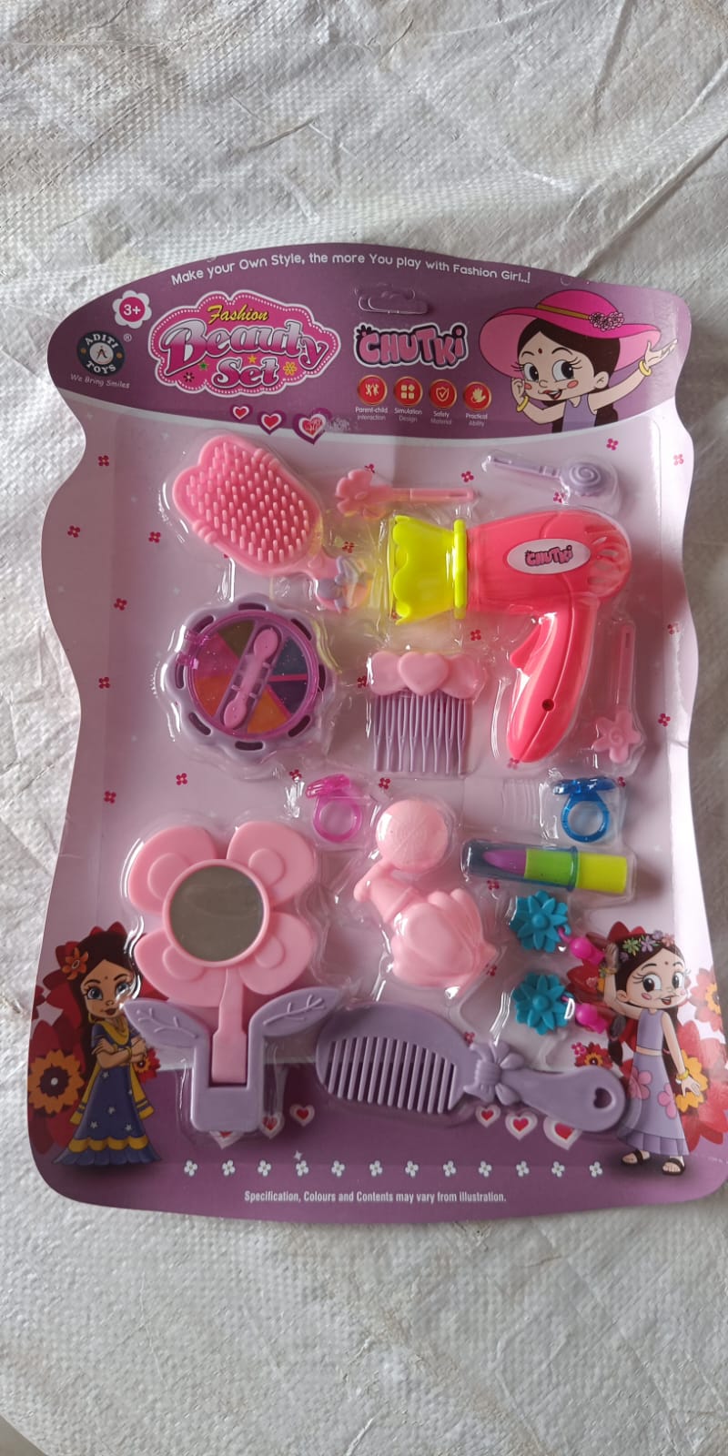 Girls' makeup vanity toy suitcase in multicolour Girls' makeup vanity toy suitcase in multicolour